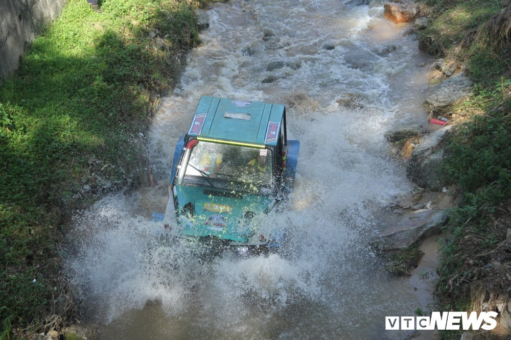 dua-xe-dia-hinh (8) 14