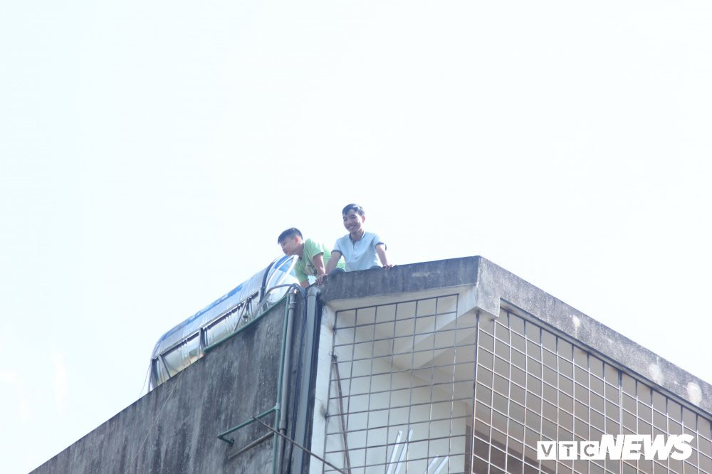 dua-xe-dia-hinh-hoang-su-phi (6) 6