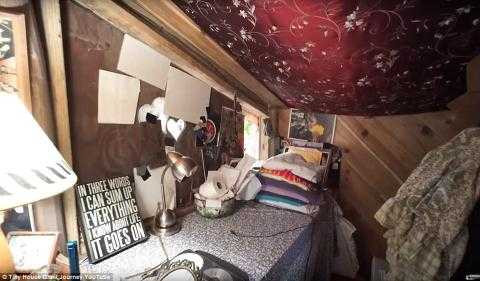 nguoi-phu-nu-25-nam-song-tren-cay-6184979820160908143932.0910970