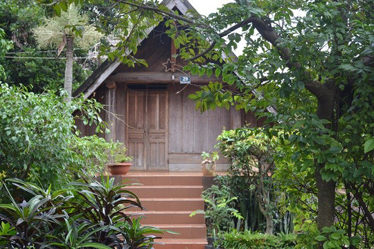 photo-1-1490066418171