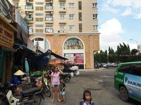 xong-vao-khu-chung-cu-dam-nguoi-cuop-tai-san