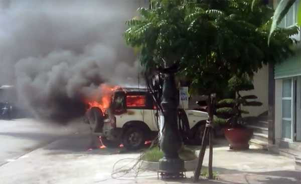 dot xe truoc cong an phuong