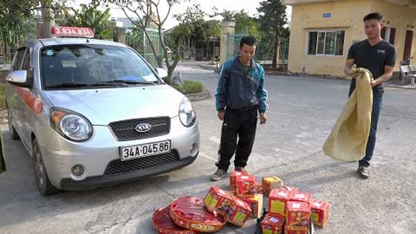 071216Anh doi tuong Hung cung tang vat pphuong tien lien quan0