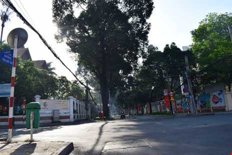 Sài Gòn thênh thanh, bình lặng trong sáng đầu năm - ảnh 16