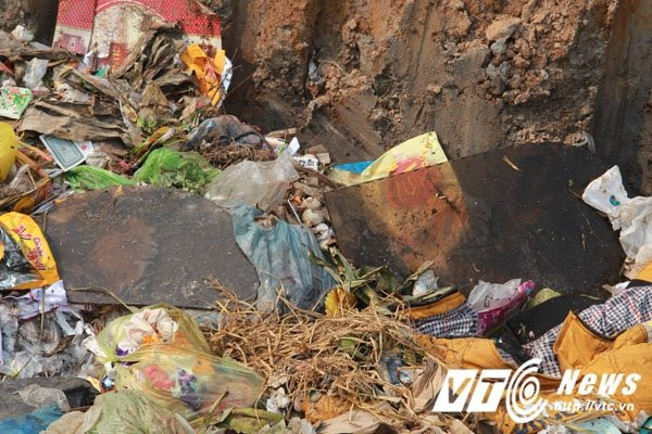 Hinh anh Nguoi chet 'song chung' voi rac thai hoi thoi o Hai Phong 15