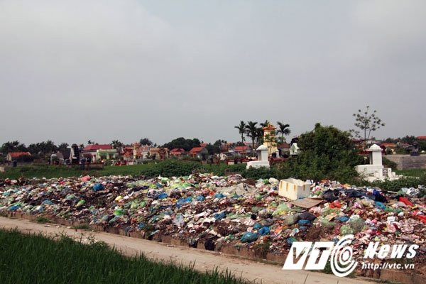 Hinh anh Nguoi chet 'song chung' voi rac thai hoi thoi o Hai Phong 8
