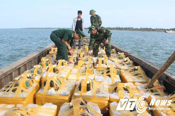 Hinh anh Lien tiep bat giu 2 vu van chuyen hai san so luong lon trai phep sang Trung Quoc tieu thu