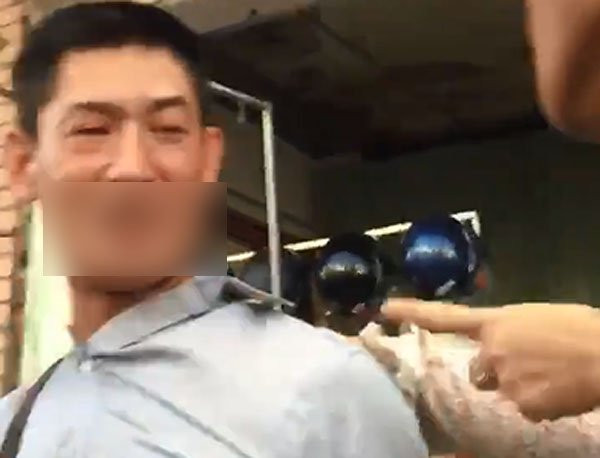 nguoi dan ong bi me nan nhan danh