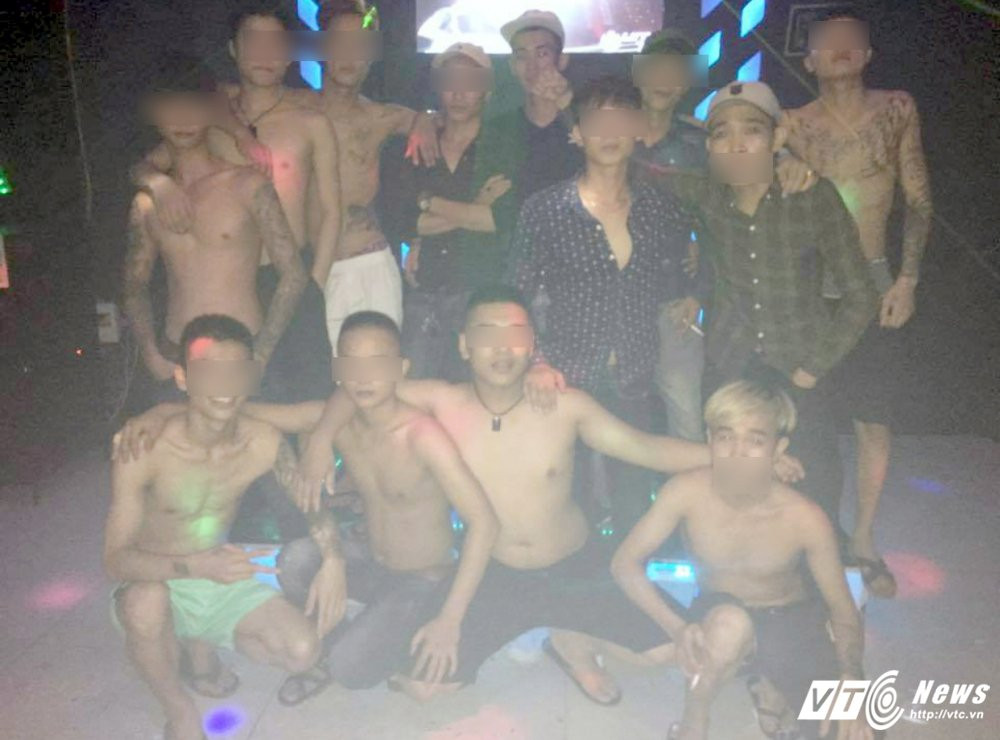 2-Nhom con do copy 3