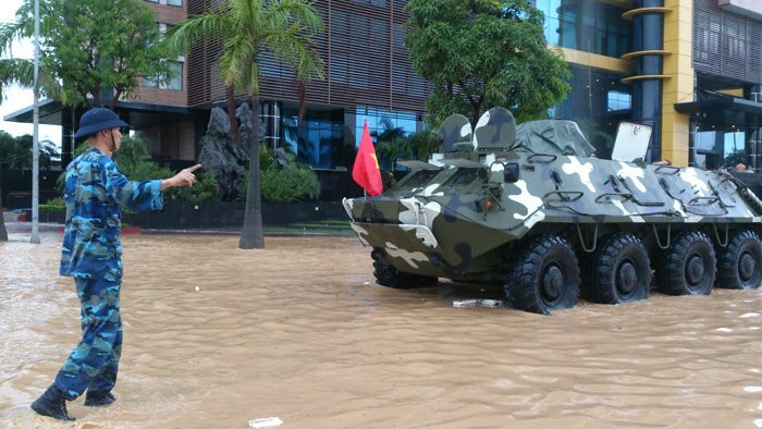 Xe dac chung cua hai quan giup dan chong mua bao copy