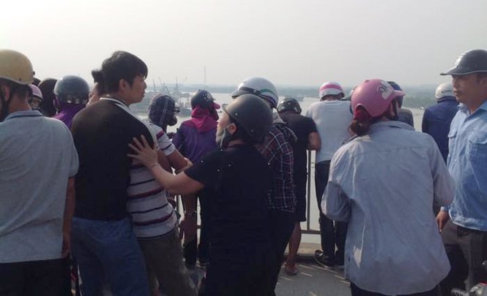 nguoi than nan nhan nhay cau