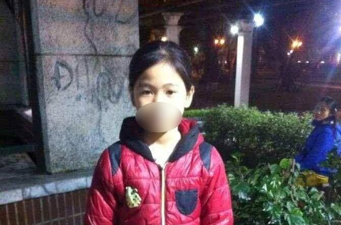 nu sinh op 7 bo nha di mat tich