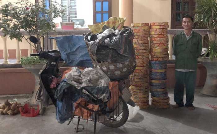 bat giu nguoi dan ong cho phao no