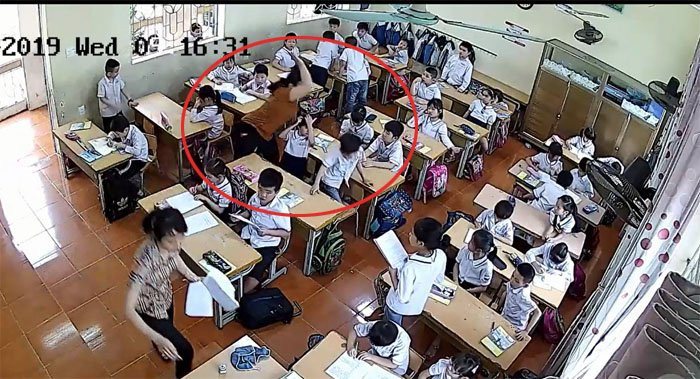 hai giao vien danh hoc sinh tieu hoc o hai phong