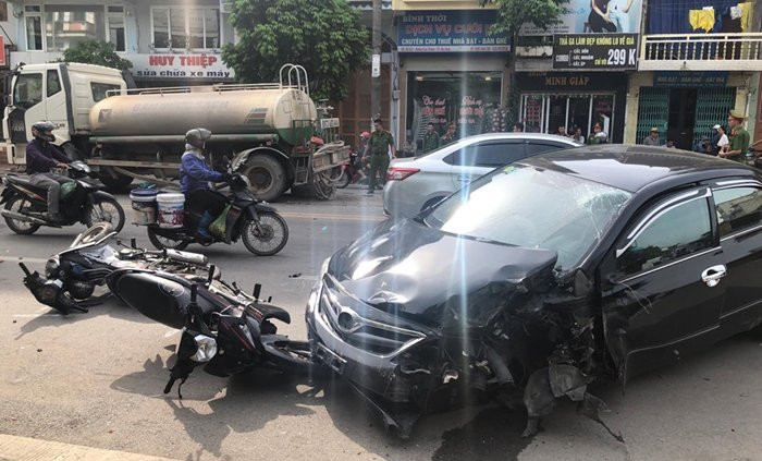 tngt lien hoan tren duong pho ha long