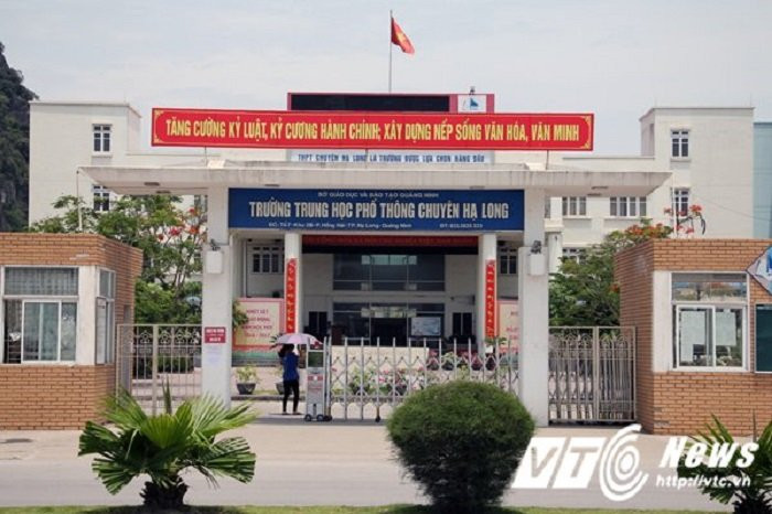 truong THPT chuyen Ha Long
