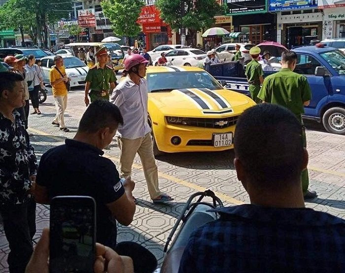 hien truong xe o to sang bo tron