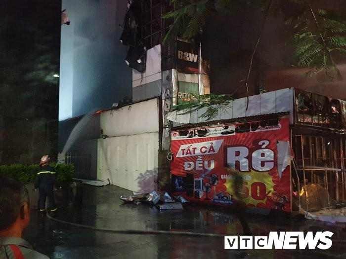 chay sieu thi dien may4 7