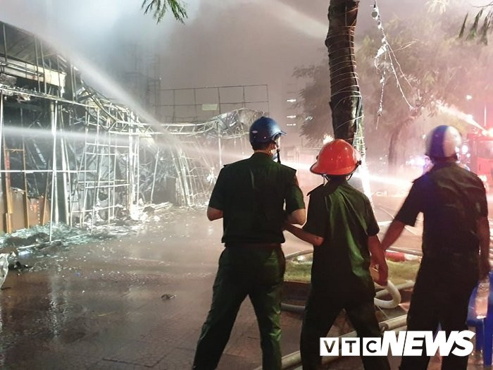 chay sieu thi dien may7 10