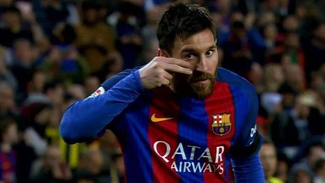 Ẩn ý đầy nhân văn sau hành động ăn mừng lạ mắt của Messi 