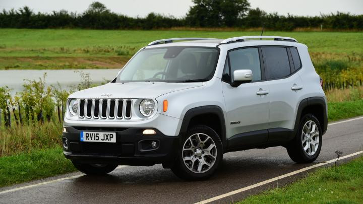jeep-renegade-suv-front-quarter 5