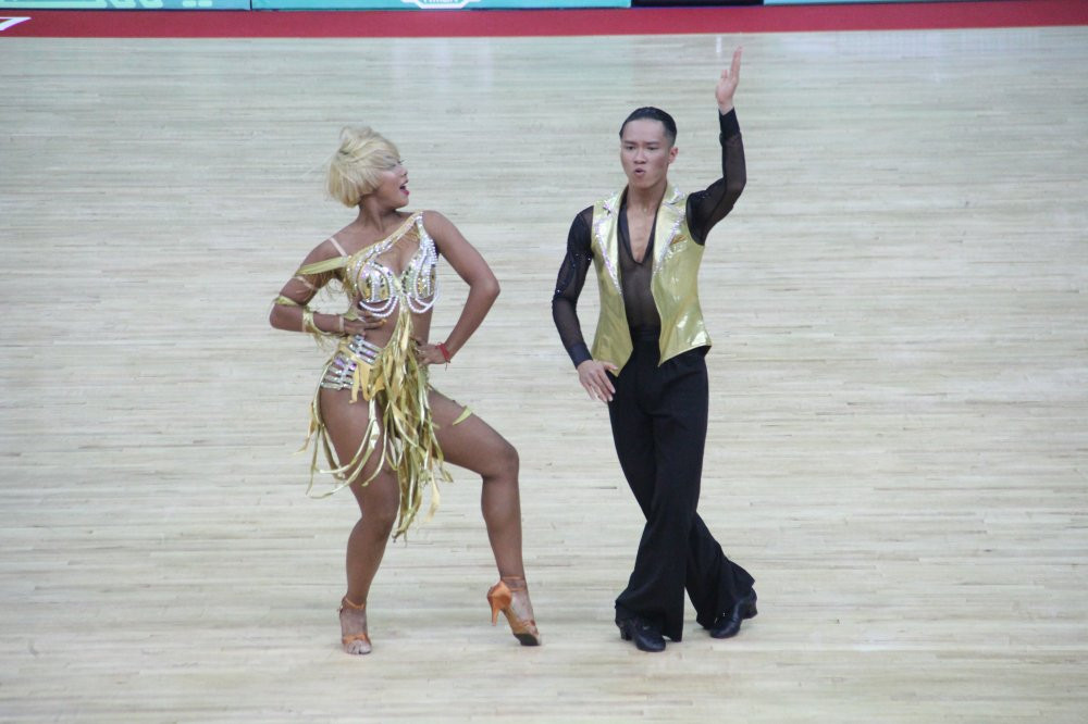 Doi Trung Kien - Hong Anh gianh HCV Salsa - anh Dang Khoa