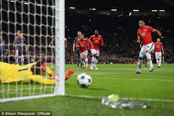 martial man united benfica