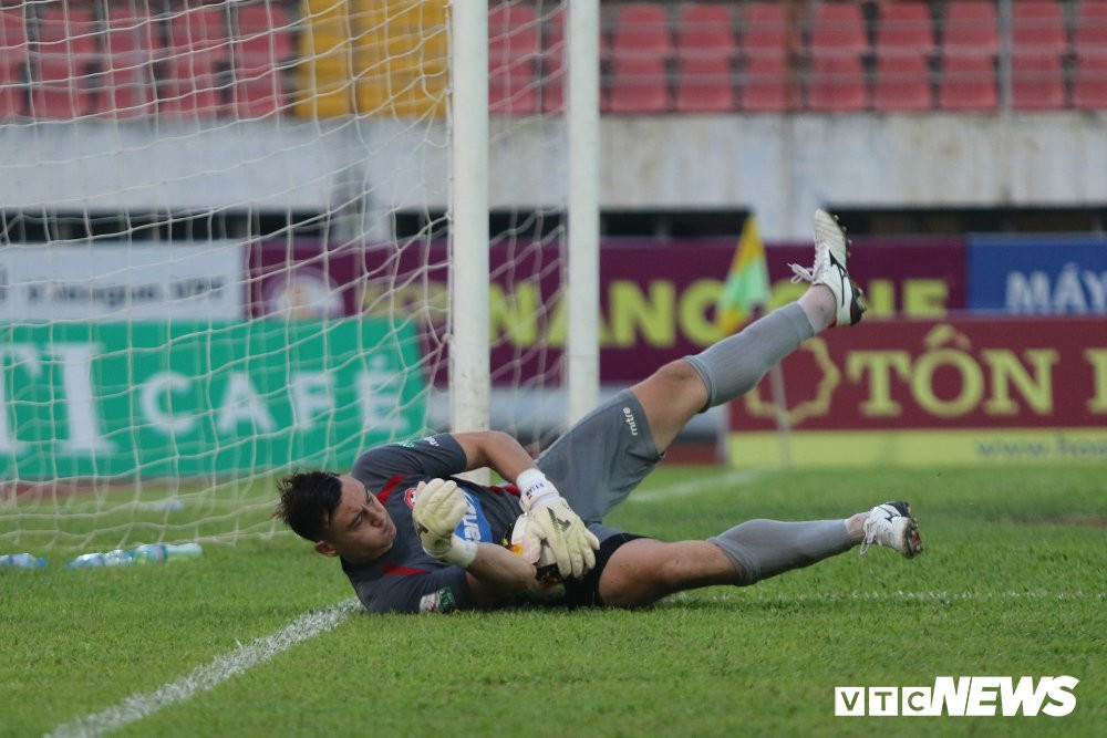 Dang Van Lam (10) 12