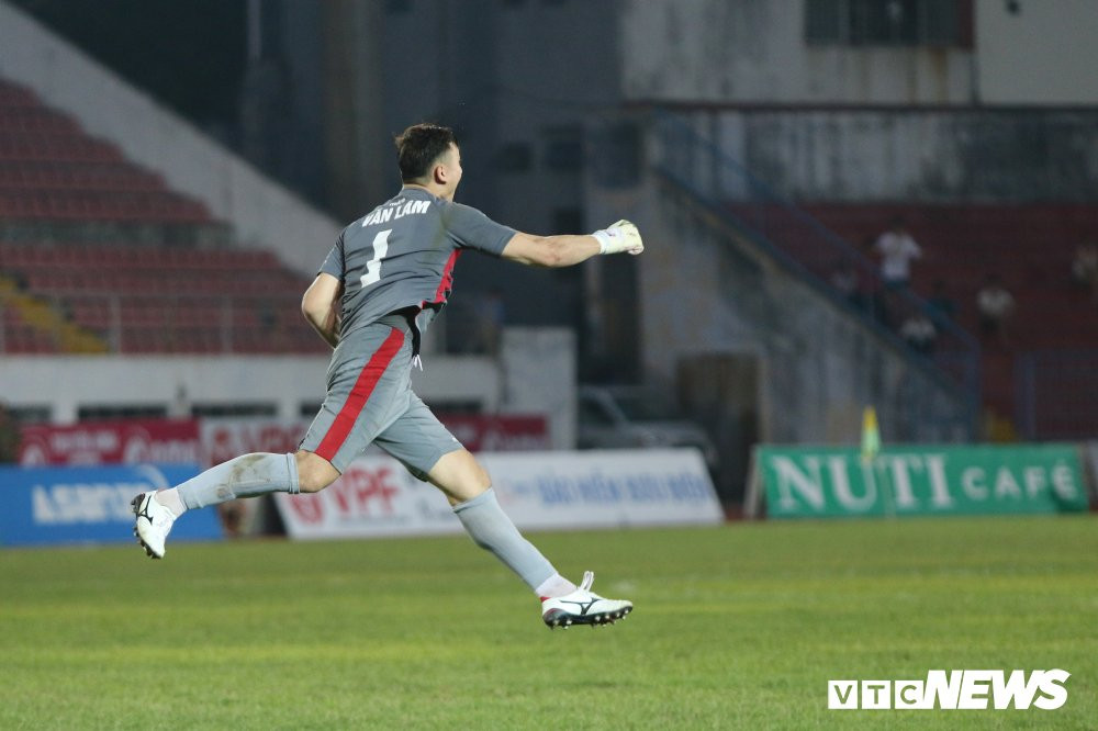 Dang Van Lam (11) 14