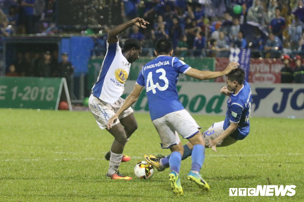 Than Quang Ninh HAGL (49) 13