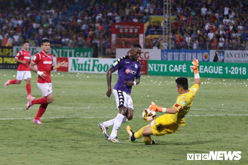 CLB Ha Noi Than Quang Ninh (12) 11