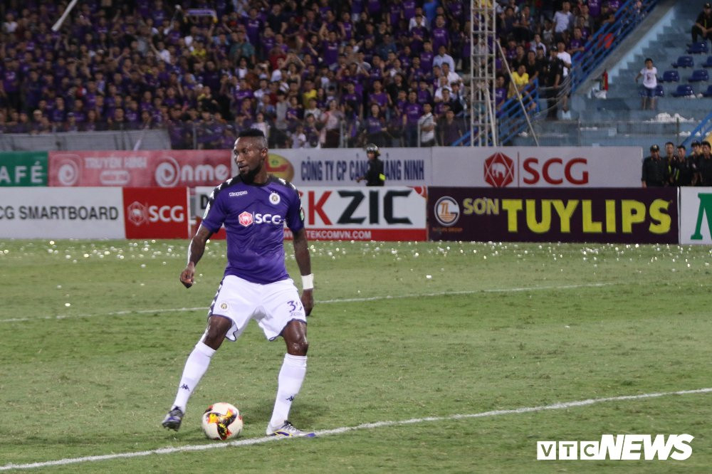 CLB Ha Noi Than Quang Ninh (15) 13