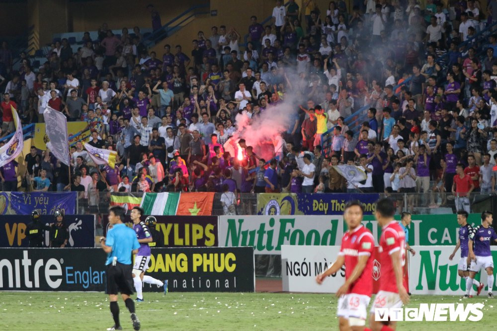 CLB Ha Noi Than Quang Ninh (18) 17