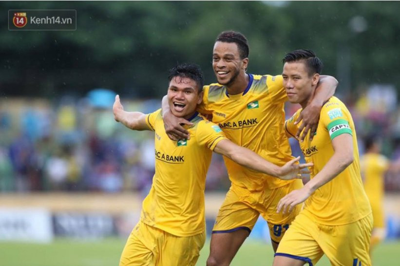 Phan Van Duc SLNA (2)