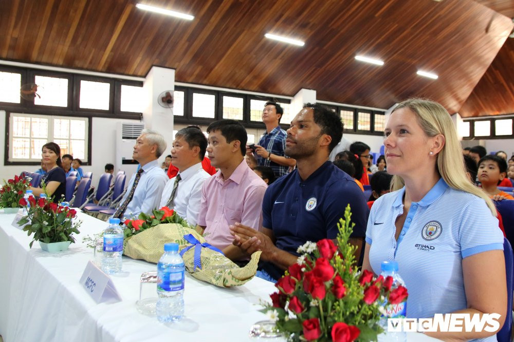 hang tram em nho ha noi chiem nguong cup ngoai hang anh cung sao man city (1) 13