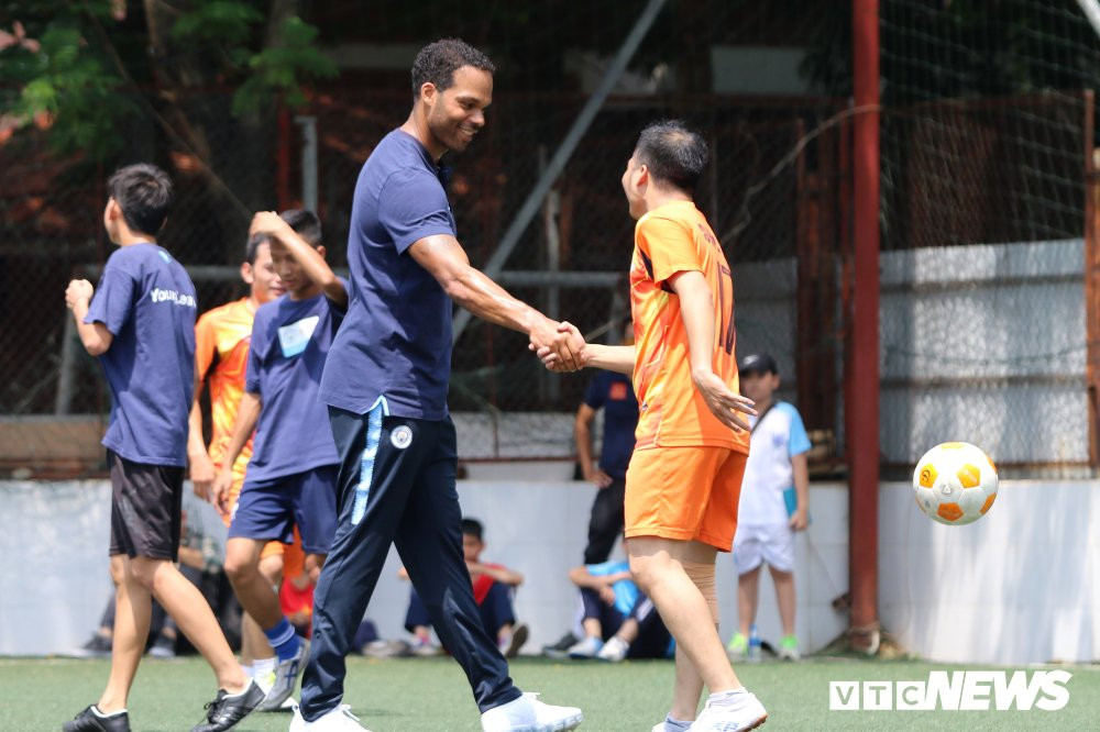 hang tram em nho ha noi chiem nguong cup ngoai hang anh cung sao man city (4) 3