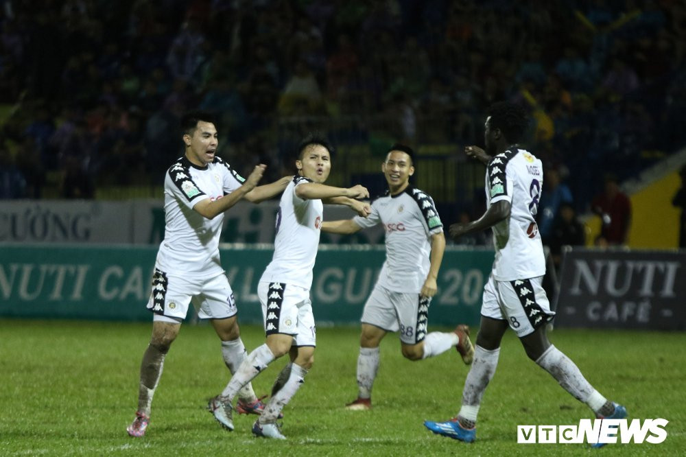 vo dich v-league clb ha noi nhan vinh du dac biet tu chu tich fifa