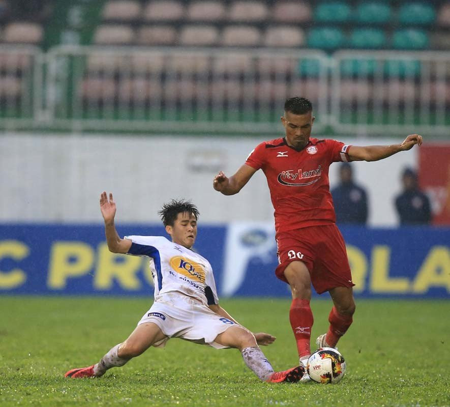 cong phuong ghi ban hagl van tut doc khong phanh