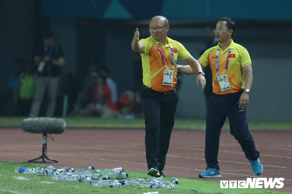 cup quoc gia doi lich thi dau doi tuyen viet nam bat loi truoc aff cup