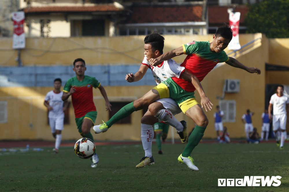 Bui Tien Dung toa sang trong ngay hau due the cong len v-league (11) 8