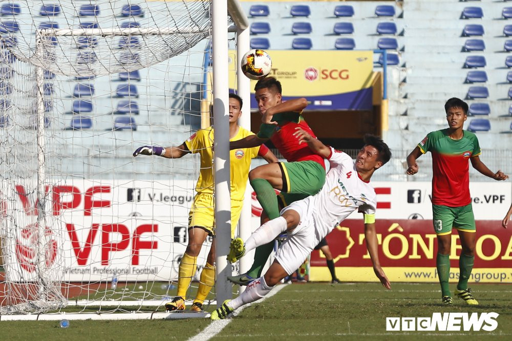 Bui Tien Dung toa sang trong ngay hau due the cong len v-league (13) 10