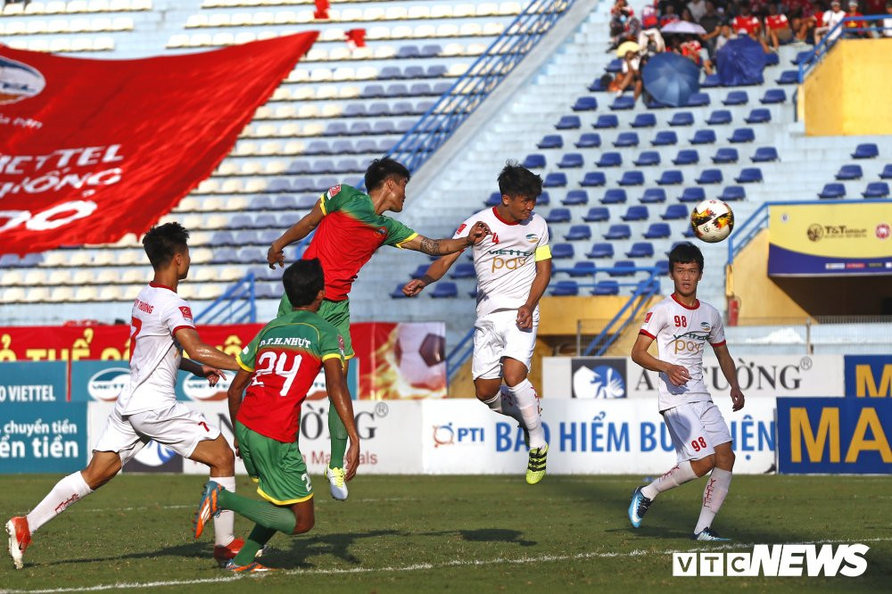Bui Tien Dung toa sang trong ngay hau due the cong len v-league (21) 18