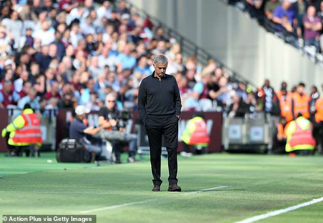 mourinho bi sa thai ngay tuan sau (2)