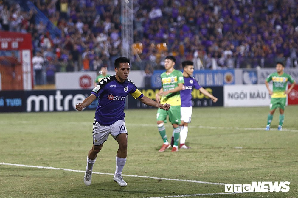 clb ha noi nang cup vo dich v-league trong ngay chia tay san hang day (8) 8