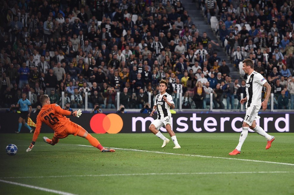 juventus khong can ronaldo van thang lon chiem ngoi dau cua mu (3) 3