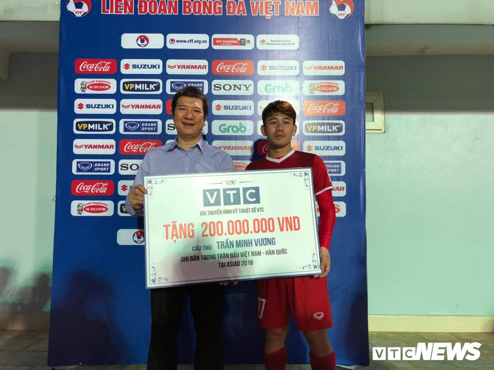 Tro ly Lee phu dao rieng Xuan Truong Minh Vuong nhan qua bat ngo (11) 19