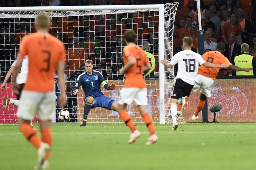 thua tham ha lan tuyen duc co nguy co bi gat khoi nhom ong lon chau au 2