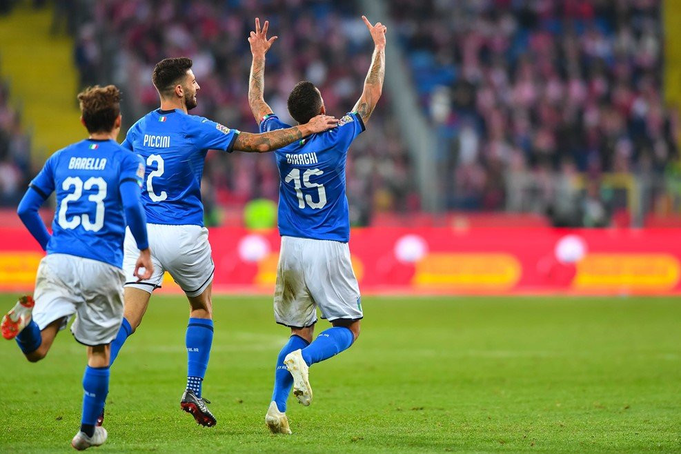 Italia ghi ban ket lieu phu bu gio tien lewandowski xuong hang (5) 5