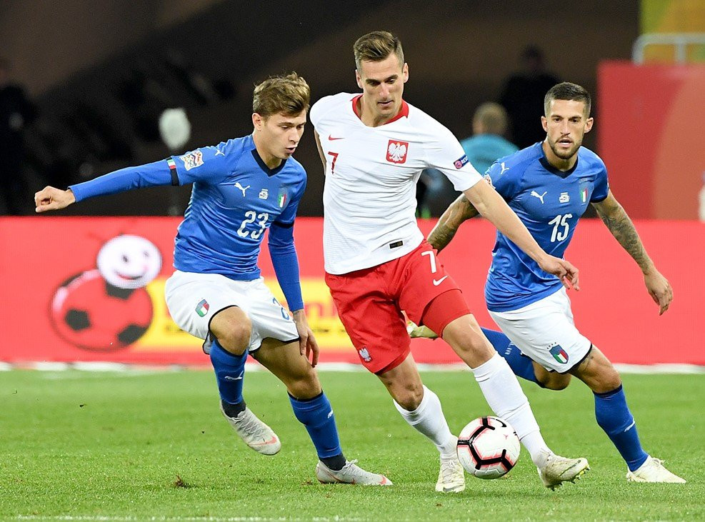 Italia ghi ban ket lieu phu bu gio tien lewandowski xuong hang (8) 9