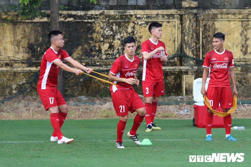 tuyen viet nam deo du tap chay cang minh tap the luc (19) 13